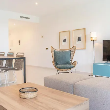 Amazing In With 2 Bedrooms Estepona