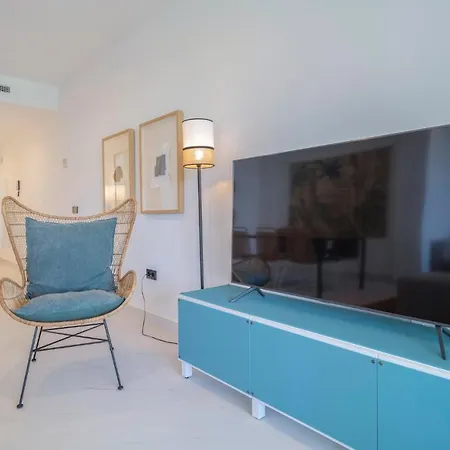 Amazing In With 2 Bedrooms Estepona